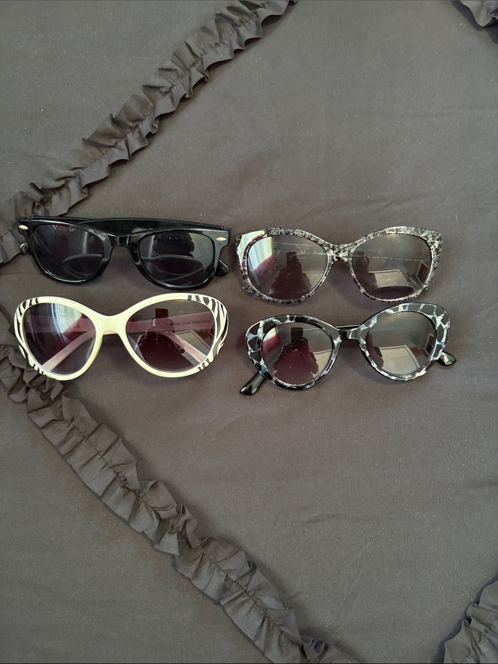 **Bundle 4 pairs women’s sunglasses